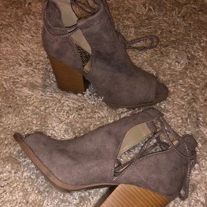 Women’s Tie Up Ankle Boot